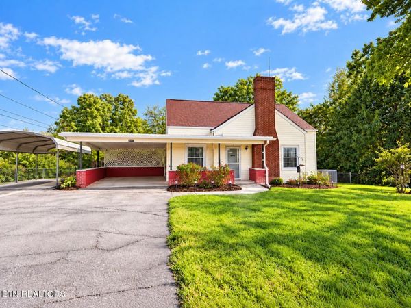 392 Harrison Ave, Lenoir City, TN 37771