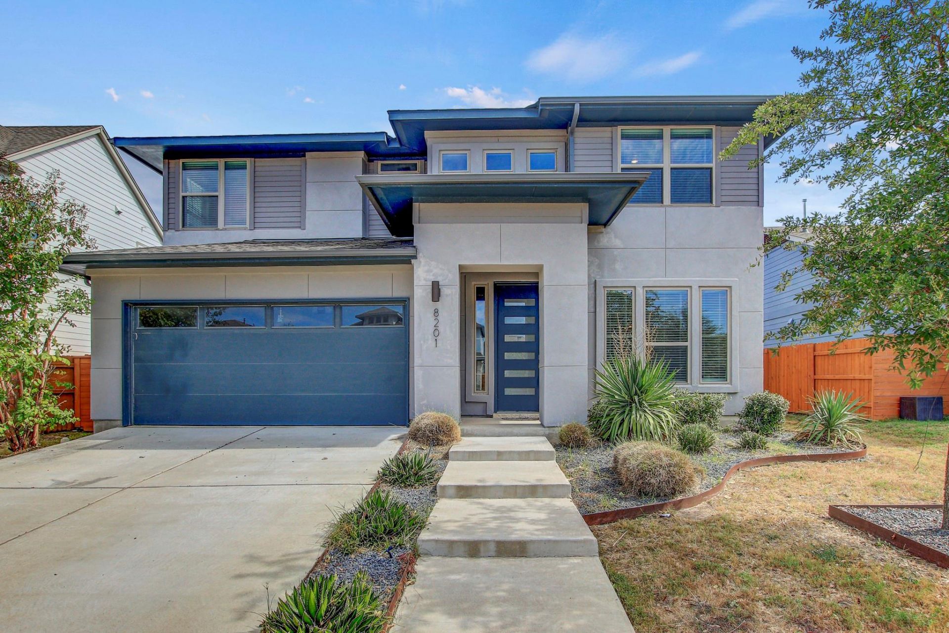 8201 Spire Vw, Austin, TX 78744 Main Photo