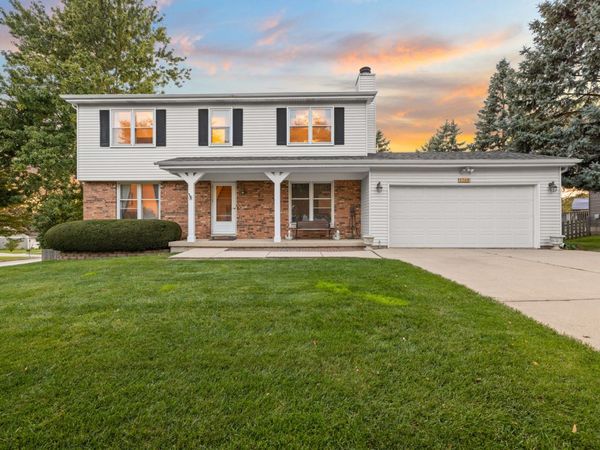 1769 Patricia Lane , St. Charles, IL 60174