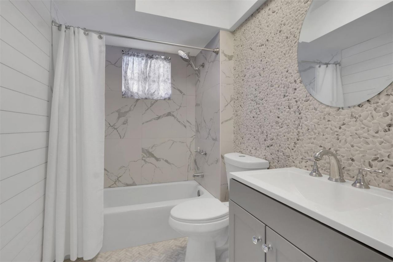 180 Cypress Way E, Unit C218, Naples, FL 34110 Photo