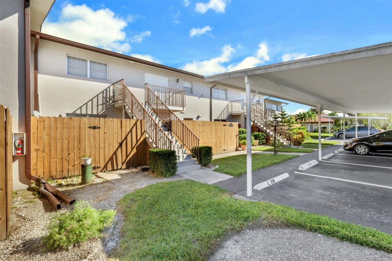 180 Cypress Way E, Unit C218, Naples, FL 34110 Photo