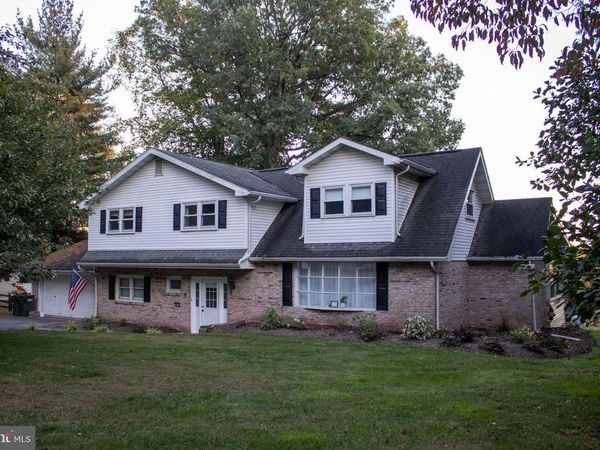 6 LEHOY FOREST DRIVE, LEOLA, PA 17540
