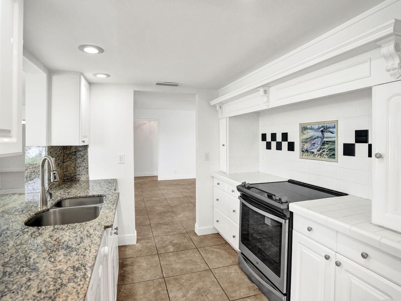 605 SW 21st Circle, Boynton Beach, FL 33426 Photo