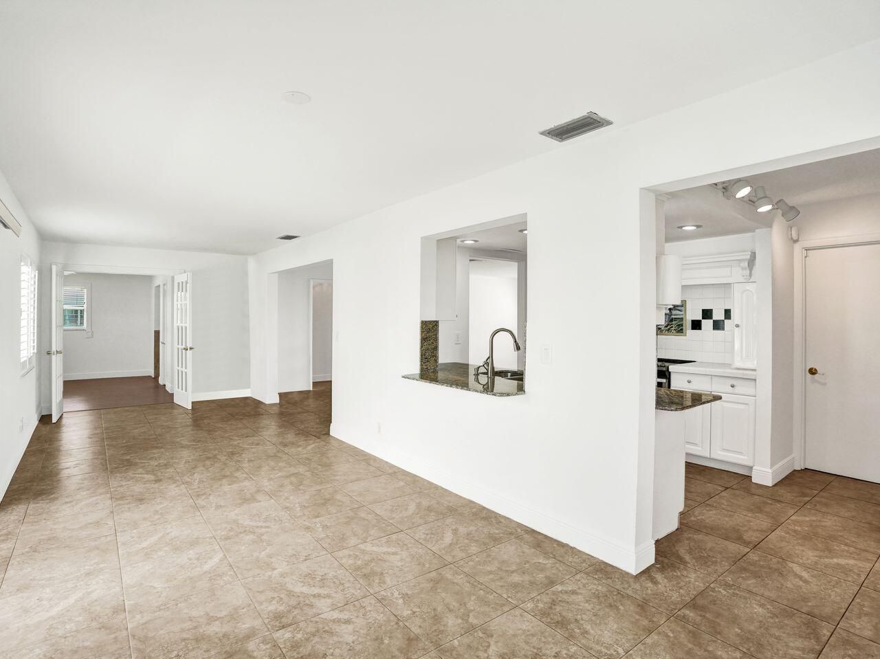 605 SW 21st Circle, Boynton Beach, FL 33426 Photo