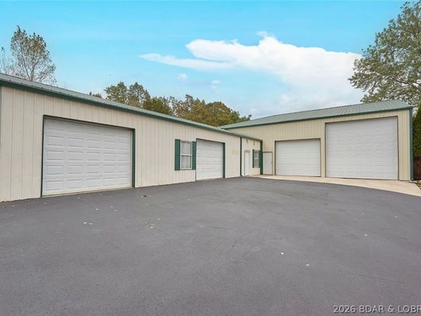 264 Hwy D , Kaiser, MO 65047