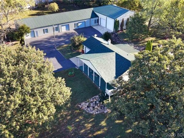 264 Highway D , Kaiser, MO 65047