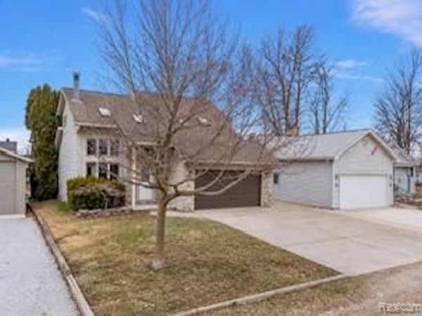 38033 Cherry Lane , Harrison Township, Mi 48045