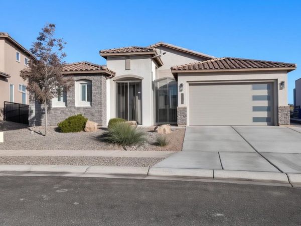 7359 Tree Line Avenue NW, Albuquerque, NM 87114
