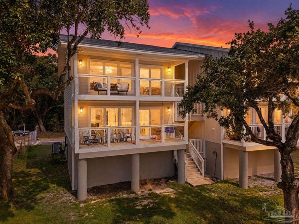 200 Pensacola Beach Rd, Unit J4, Gulf Breeze, FL 32561