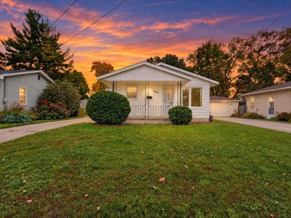46 Maplelawn Street SW, Wyoming, MI 49548