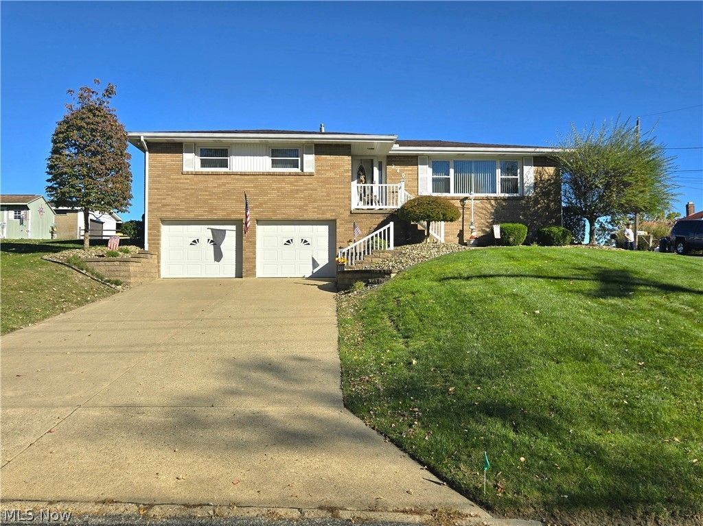 240 N 20th Street, Weirton, WV 26062 Main Photo