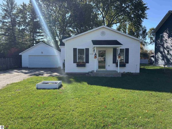 1615 Broadway Street W, Mt Pleasant, MI 48858