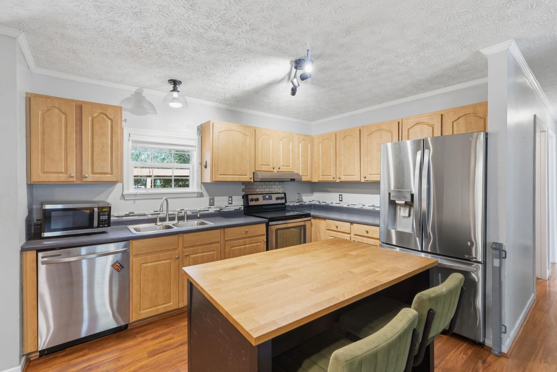 9028 Timber Street Photo 10
