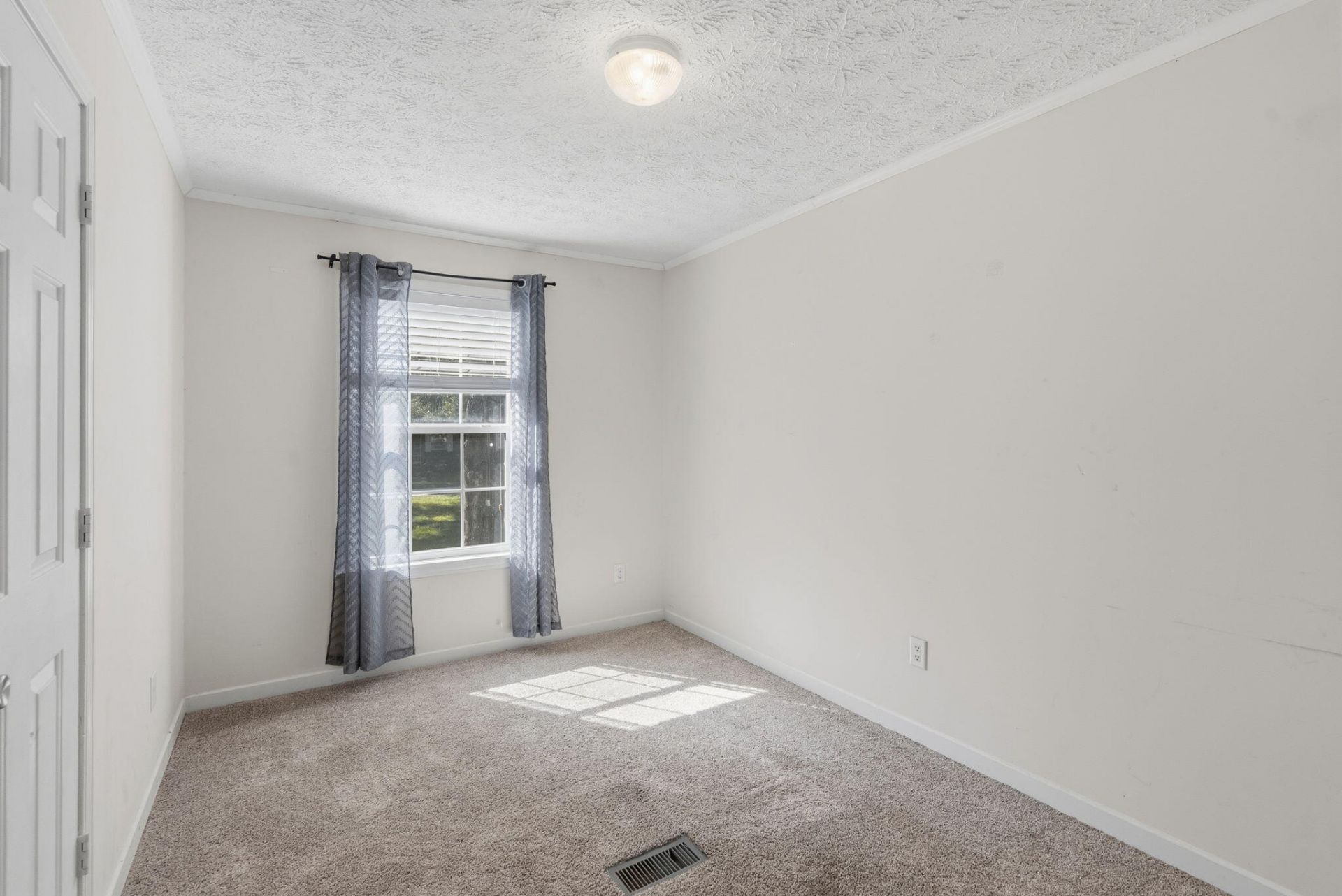 9028 Timber Street Photo 21
