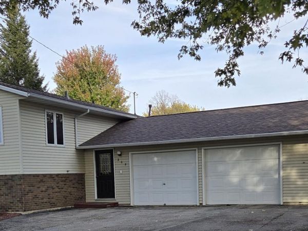 208 2nd Street SW, Grand Meadow, MN 55936