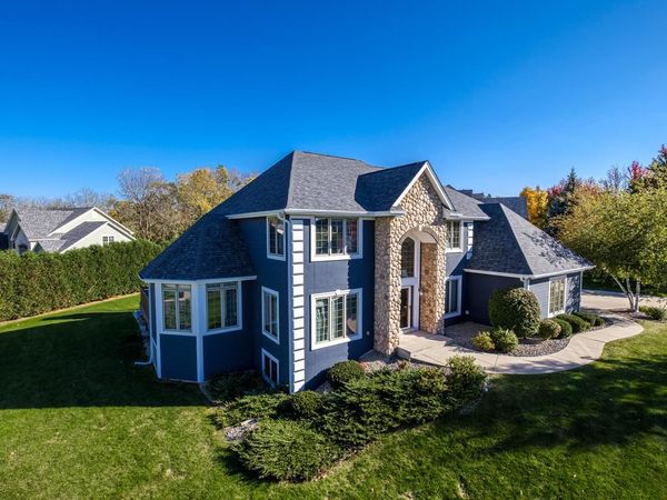 W217N5422 Taylors Woods DRIVE, Menomonee Falls, WI 53051