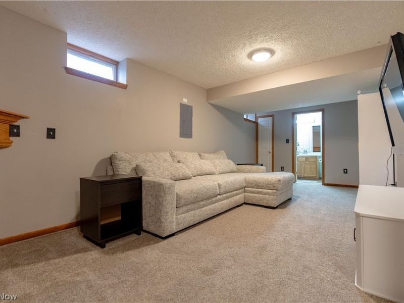 1095 Bennington Court , Akron, OH 44312 Photo 10