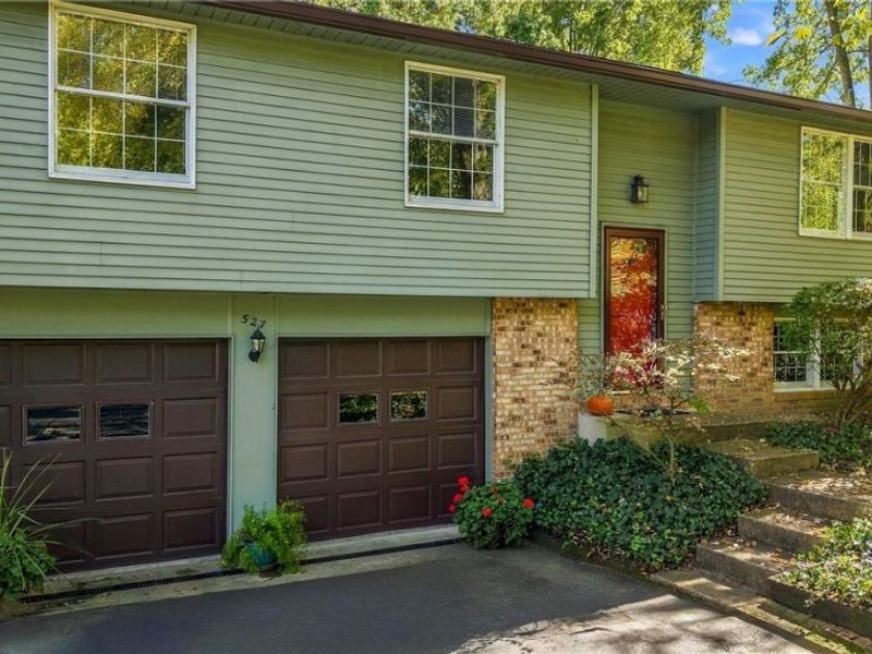 527 Laurelwood Drive SE, Howland, OH 44484 Photo 3