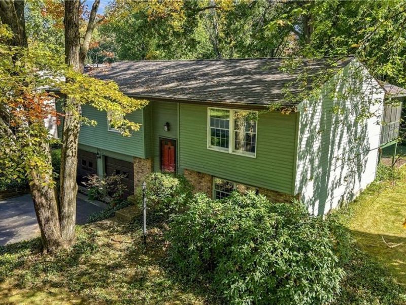 527 Laurelwood Drive SE, Howland, OH 44484 Photo 4