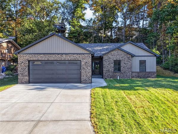11063 Village Drive W, Foristell, MO 63348