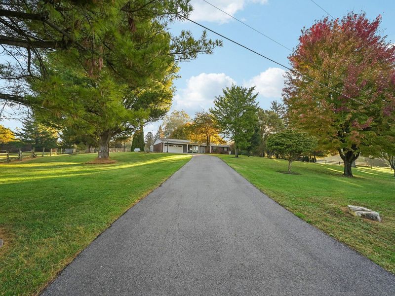 6686 Thackery Road, Urbana, OH 43078 Photo 4