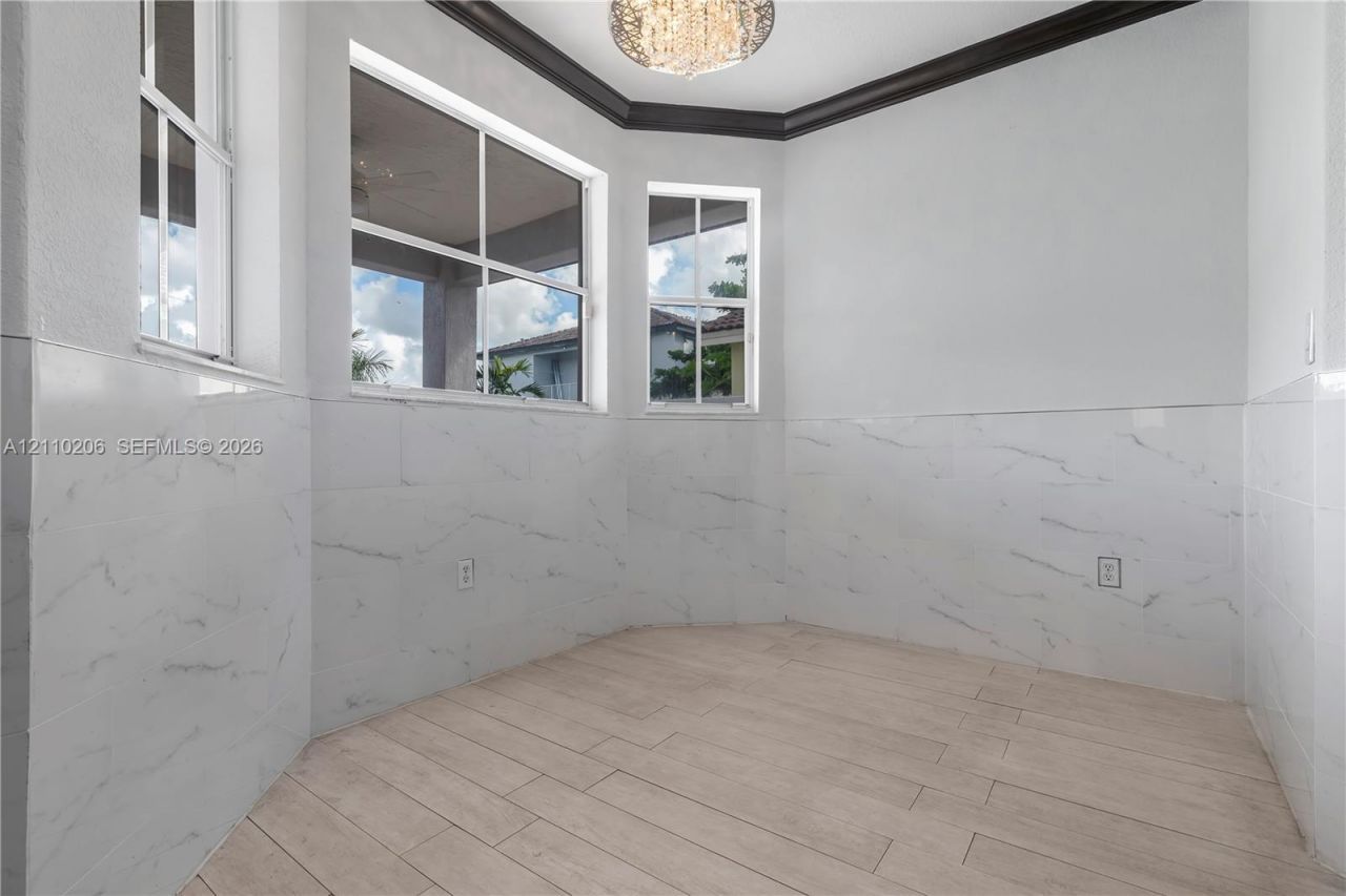 14843 SW 24th St , Miami, FL 33185 Photo