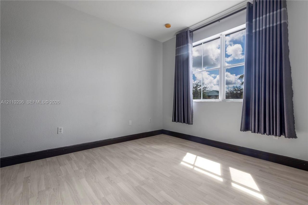 14843 SW 24th St , Miami, FL 33185 Photo