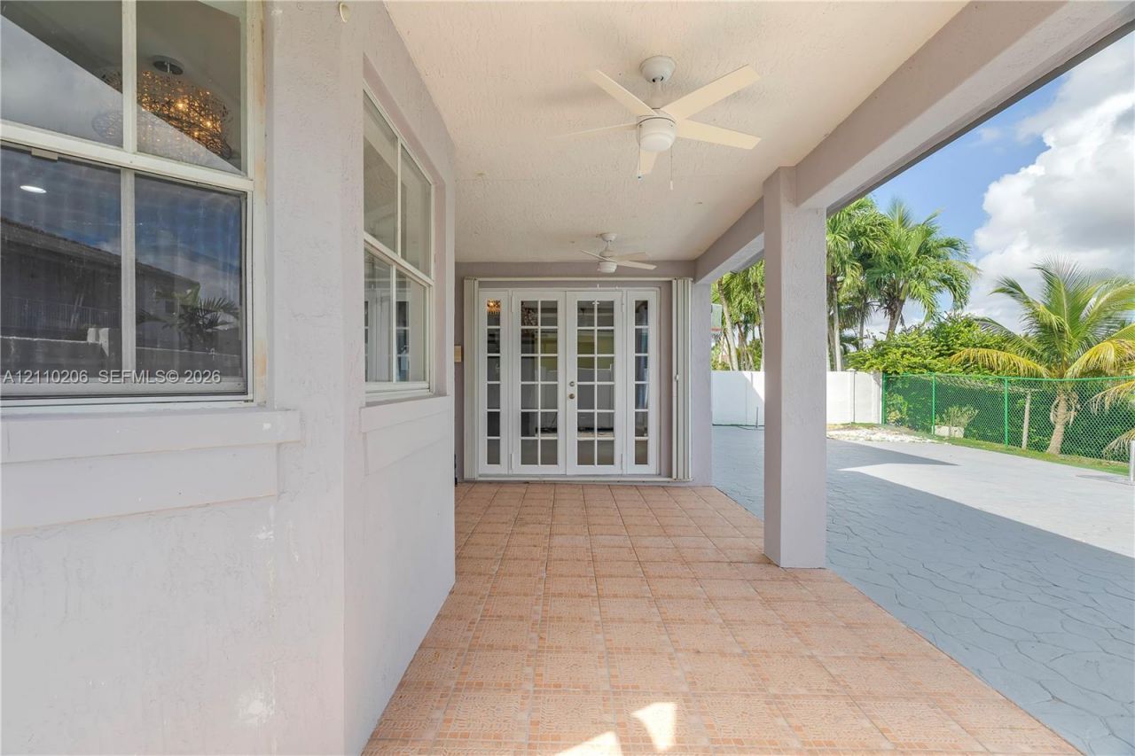 14843 SW 24th St , Miami, FL 33185 Photo