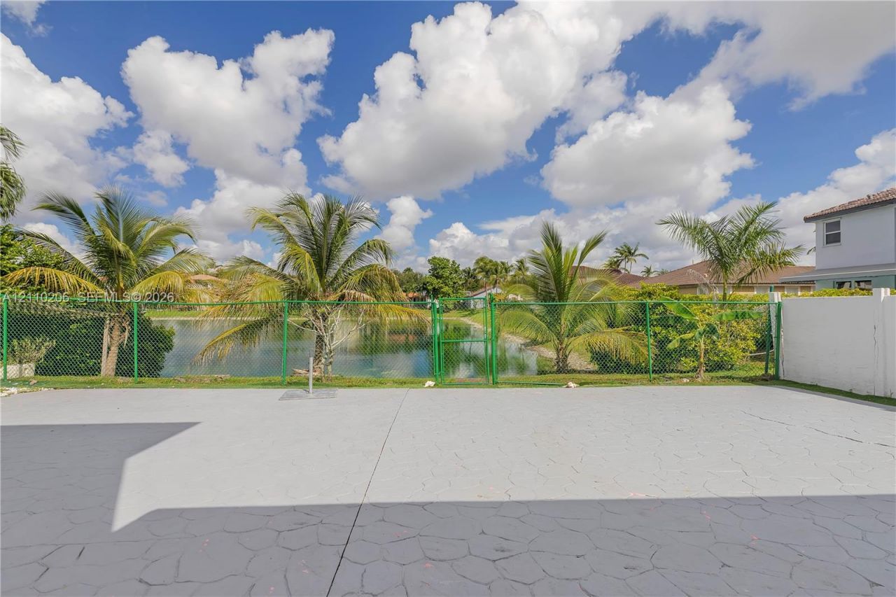 14843 SW 24th St , Miami, FL 33185 Photo