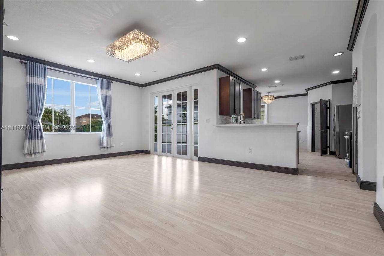 14843 SW 24th St , Miami, FL 33185 Photo