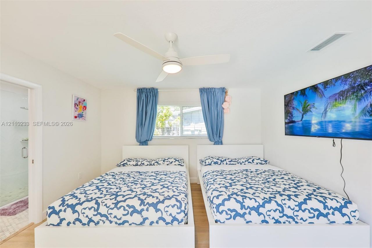 614 S Crescent Dr , Hollywood, FL 33021 Photo
