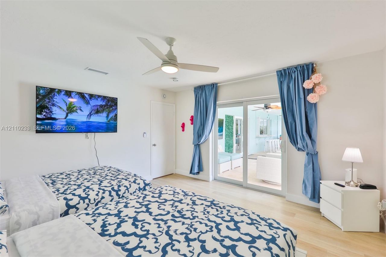 614 S Crescent Dr , Hollywood, FL 33021 Photo