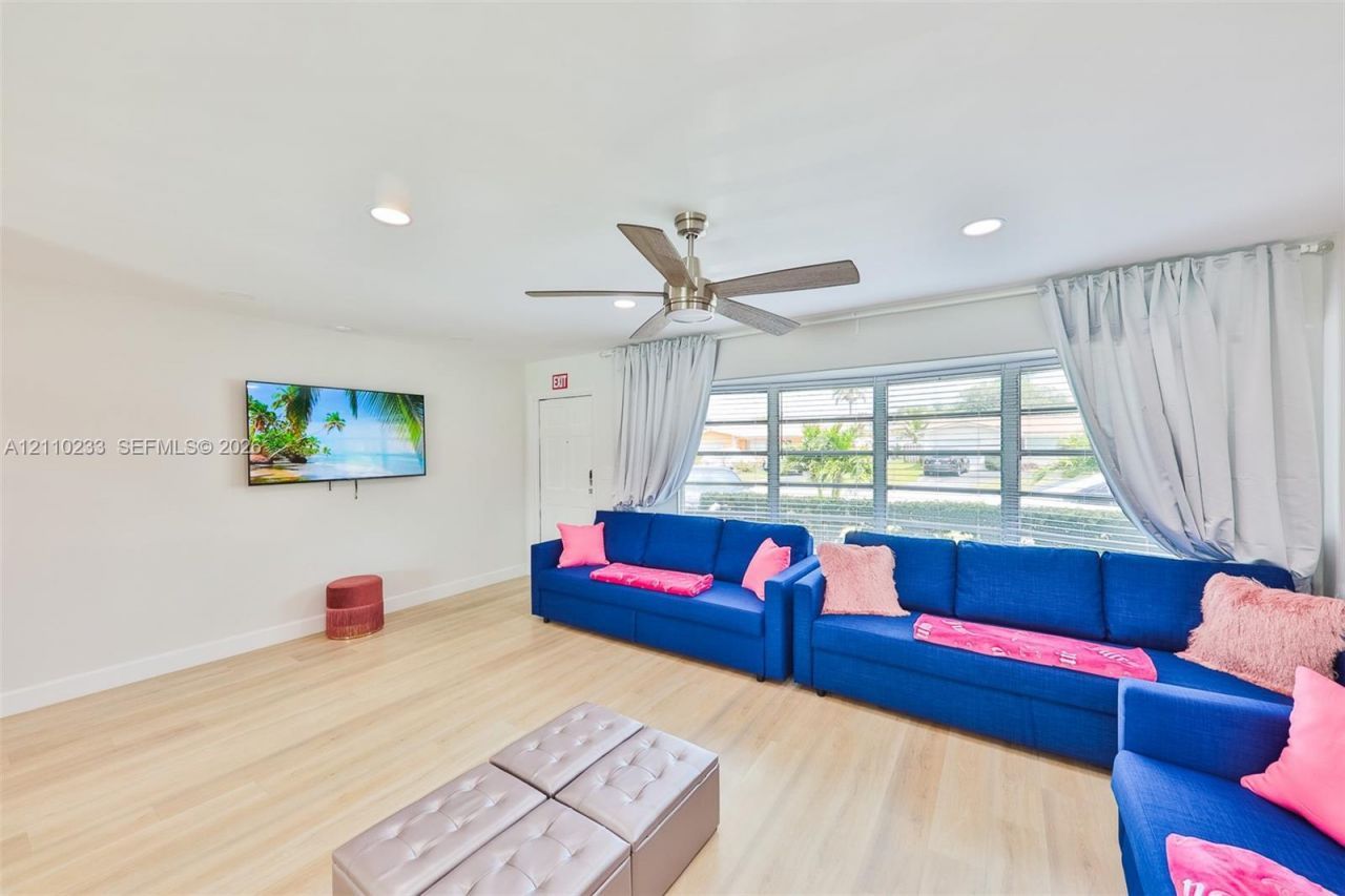 614 S Crescent Dr , Hollywood, FL 33021 Photo