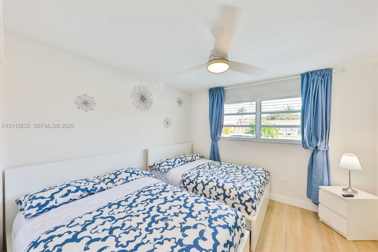 614 S Crescent Dr , Hollywood, FL 33021 Photo
