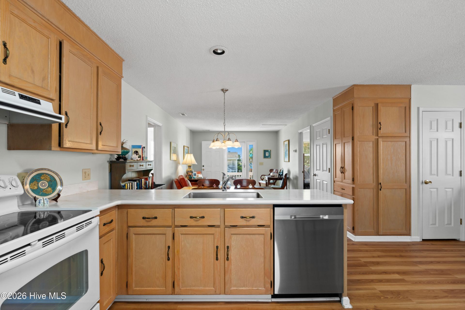 306 Brunswick Avenue W Photo 12