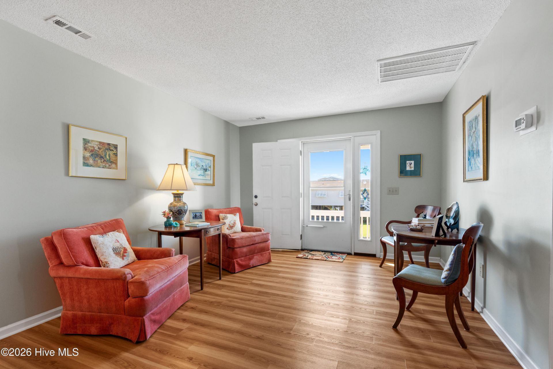 306 Brunswick Avenue W Photo 4