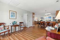 306 Brunswick Avenue W photo 4