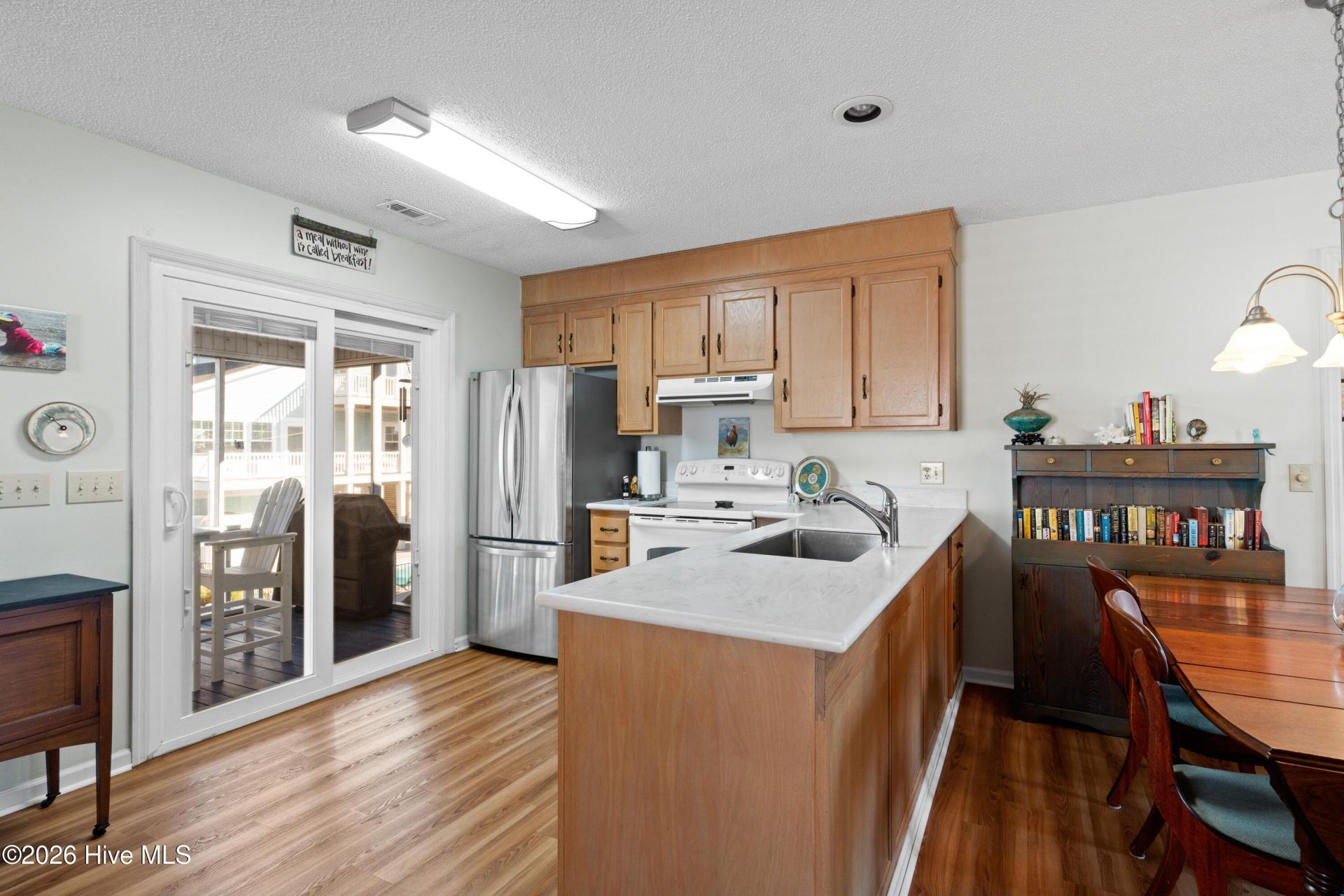 306 Brunswick Avenue W Photo 9