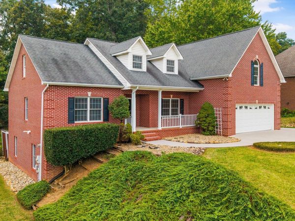 2560 Hirst Circle, Lenoir City, TN 37772