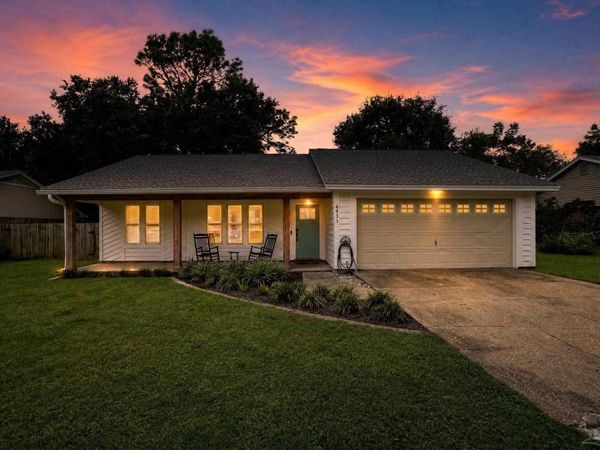 4431 Whisper Dr, Pensacola, FL 32504