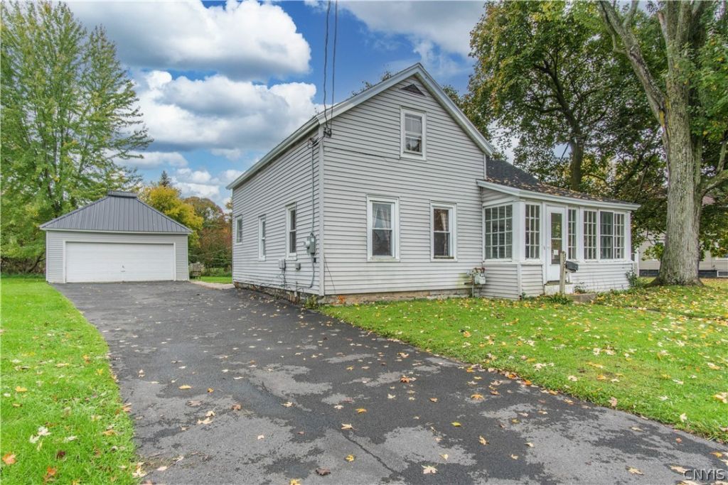 515 S Massey Street, Watertown, NY 13601 Main Photo