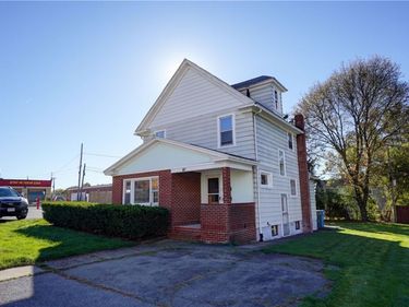 41 Crittenden Boulevard, Unit 2 Up, Rochester, NY 14620