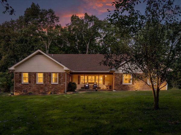 1008 Crown Point Road, Signal Mountain, TN 37377