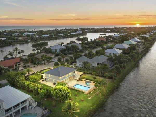 3168 Twin Lakes Ln, Sanibel, FL 33957