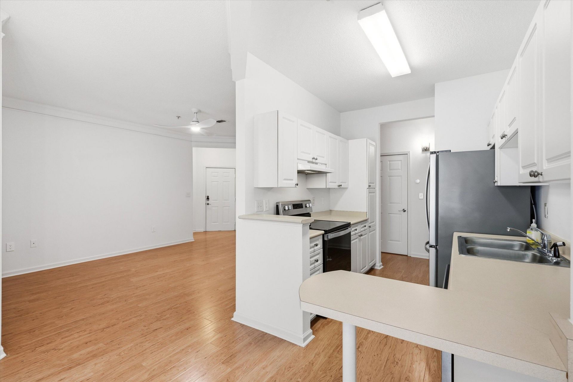 2217 Chatelain Way Photo 10