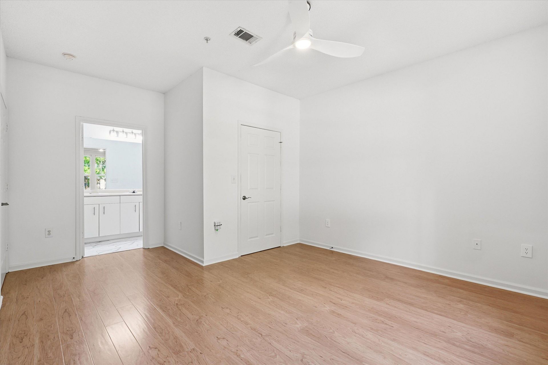 2217 Chatelain Way Photo 14