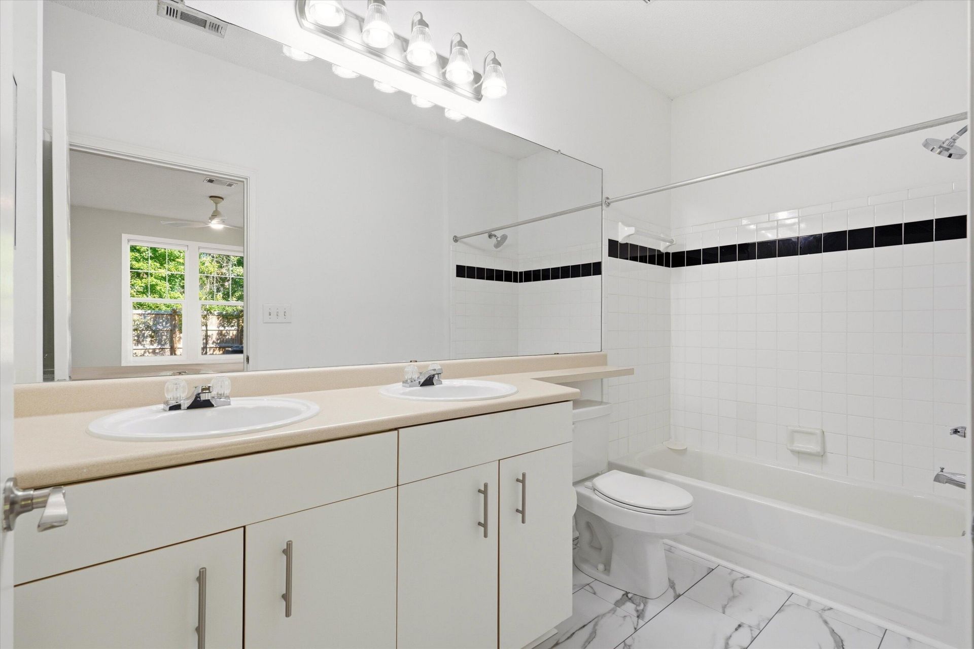 2217 Chatelain Way Photo 15