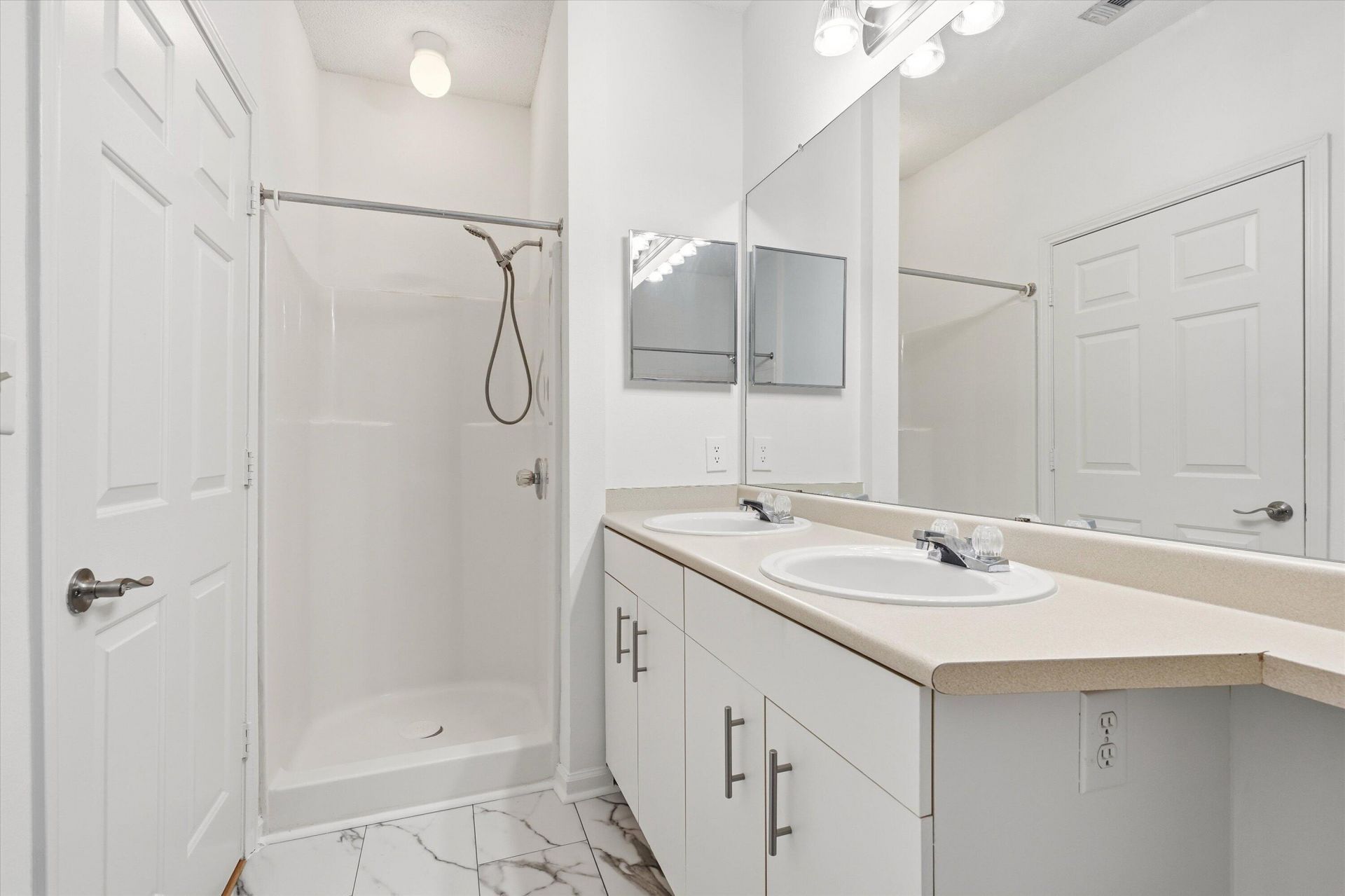 2217 Chatelain Way Photo 16