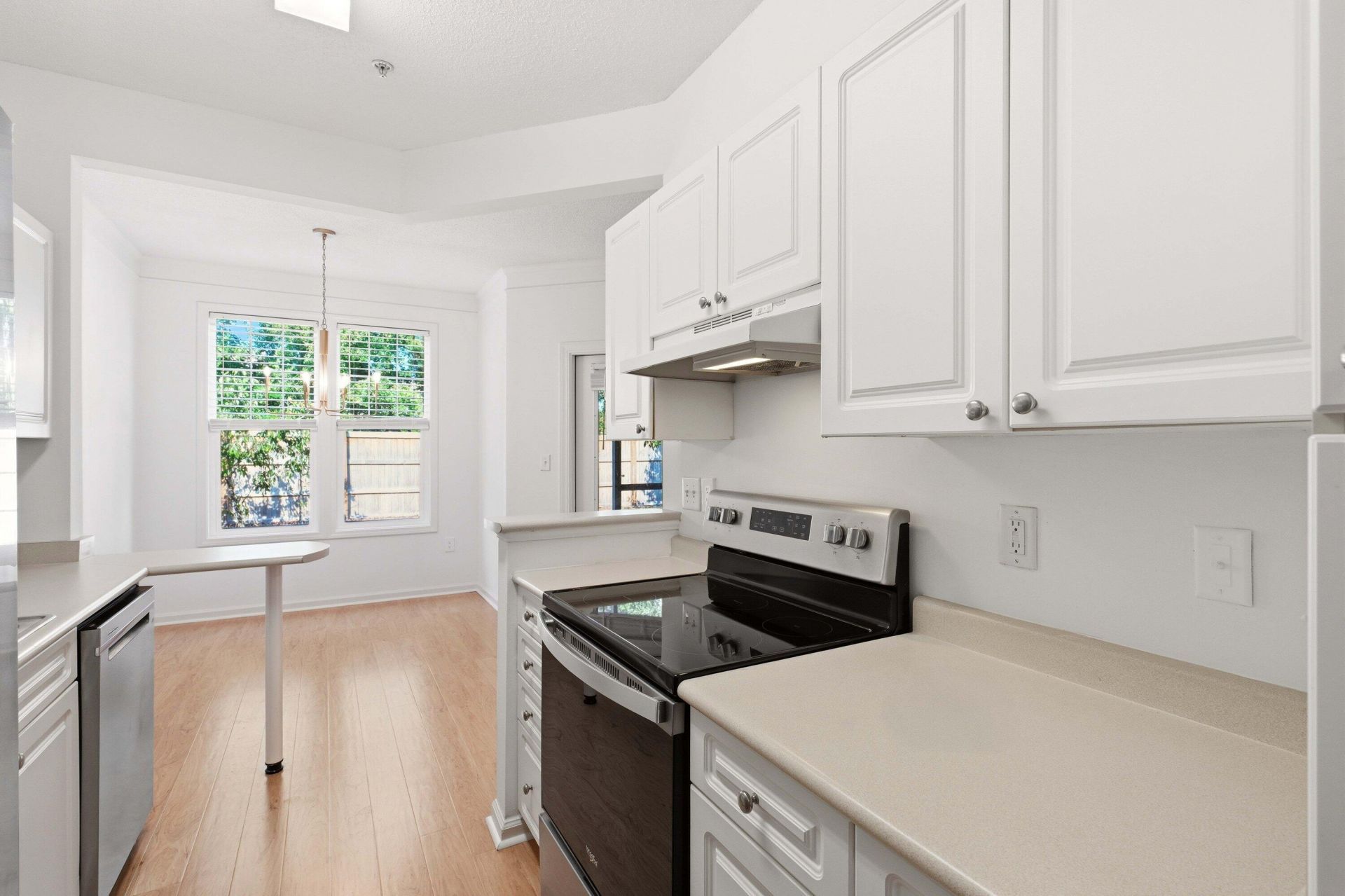 2217 Chatelain Way Photo 6