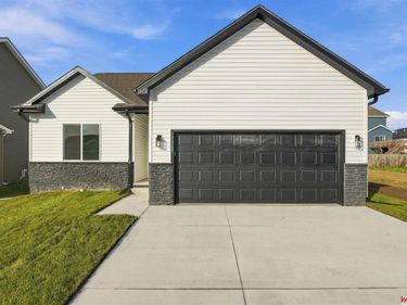 7309 N 10th Street, Lincoln, NE 68521